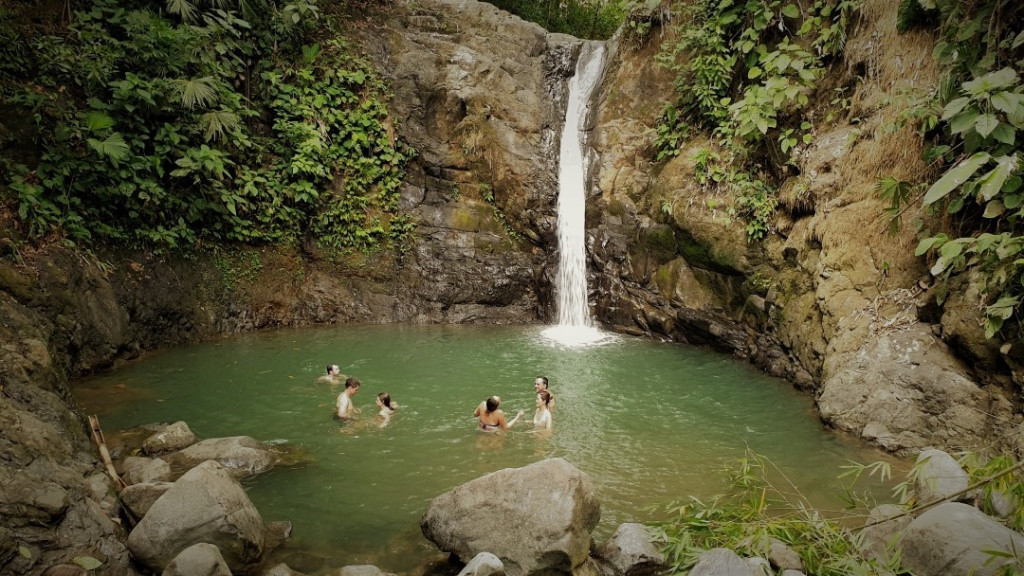 costa rica uvita waterfall