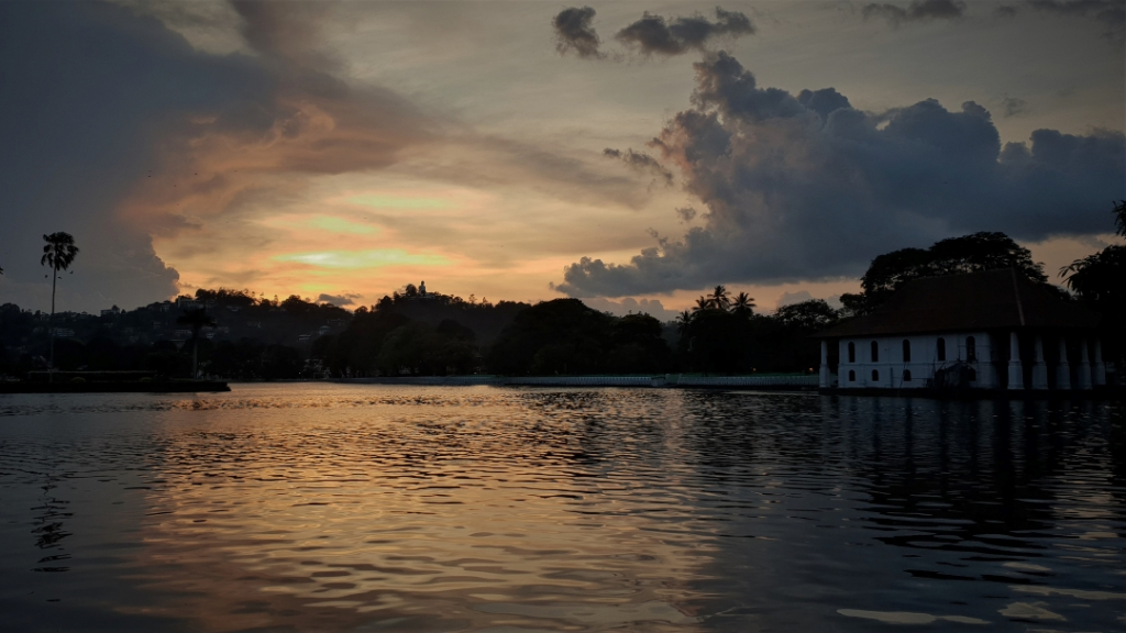 Sri Lanka Kandy lake
