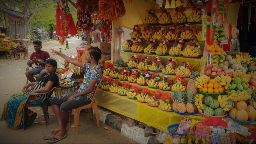 sri lanka kataragama market