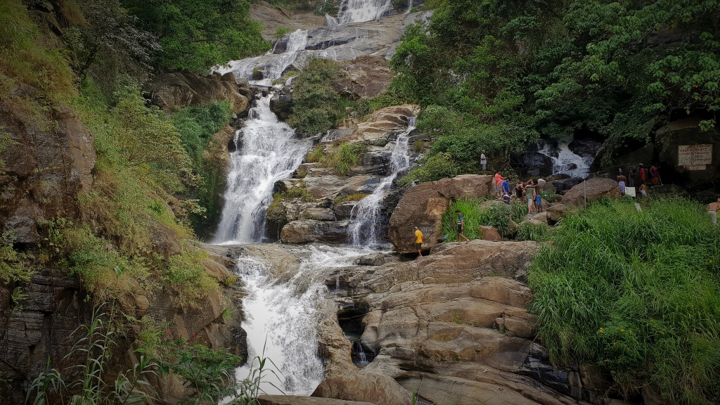 sri lanka ravana falls